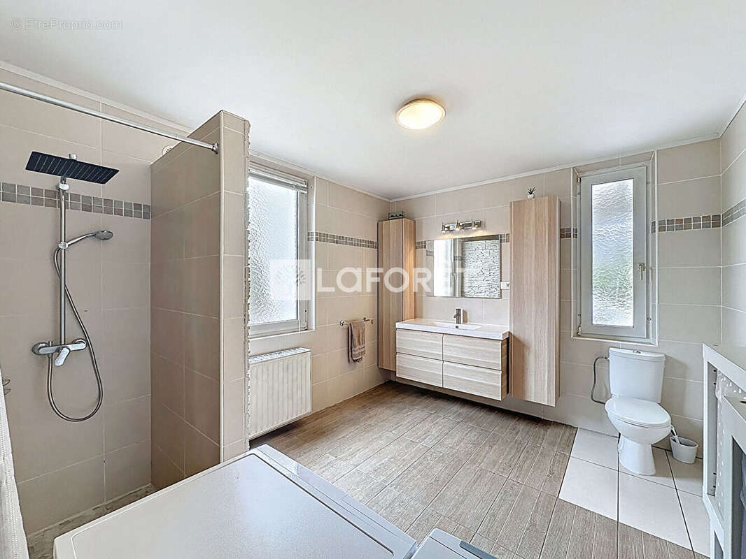 Commerce à OBERHOFFEN-SUR-MODER