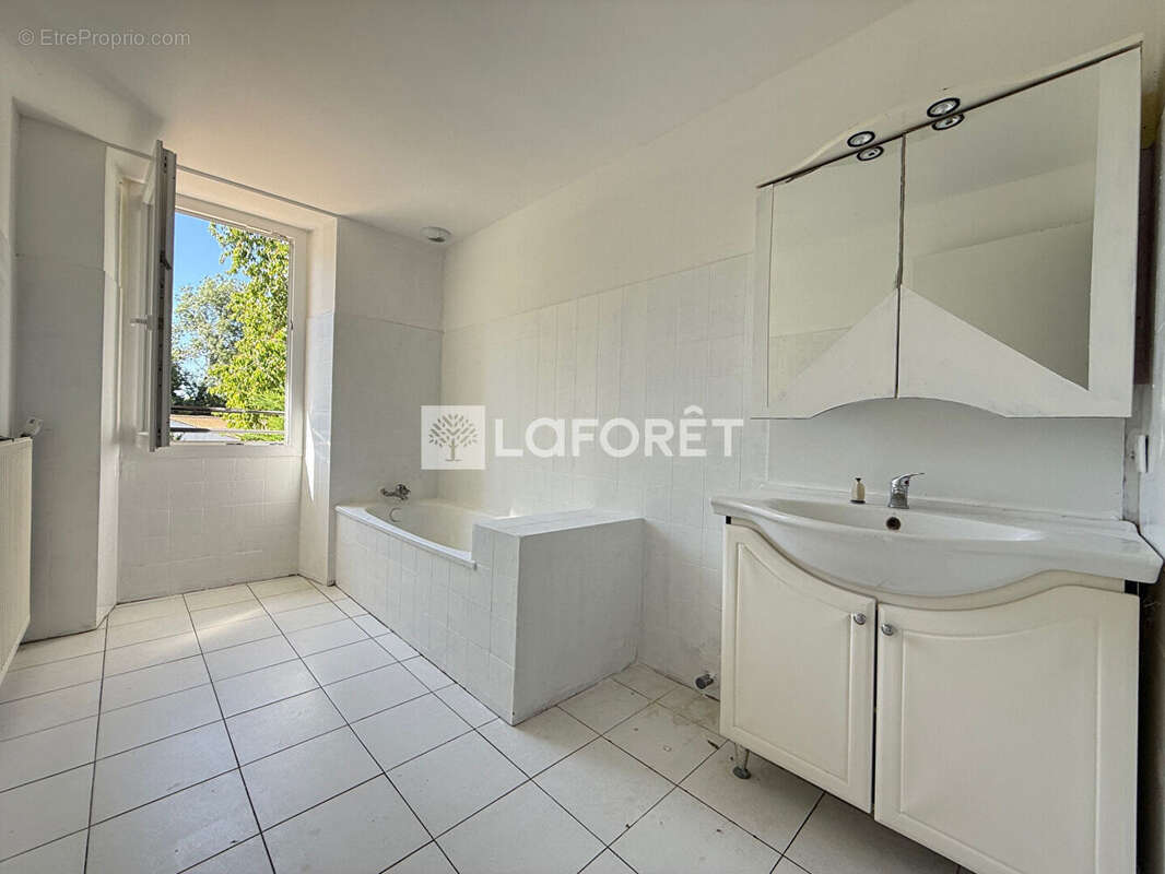 Maison à CHERMIGNAC