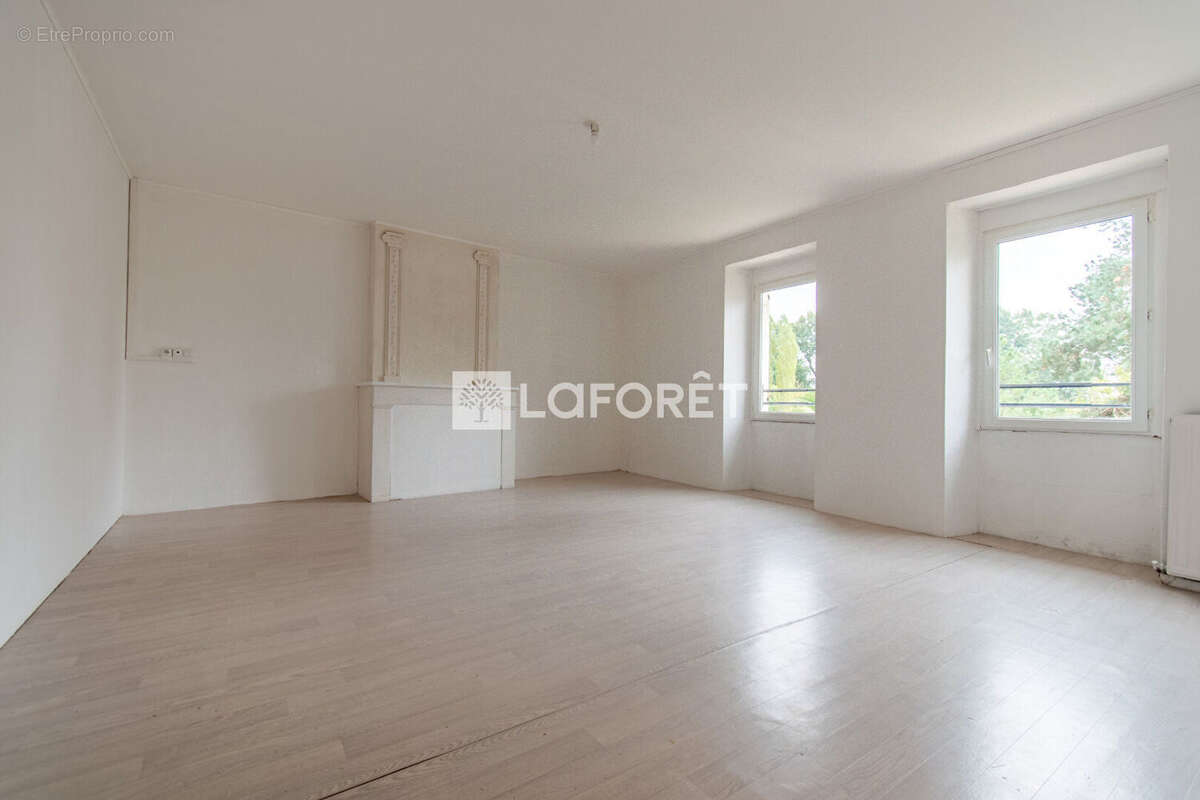 Maison à CHERMIGNAC