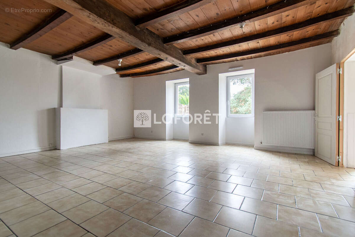 Maison à CHERMIGNAC