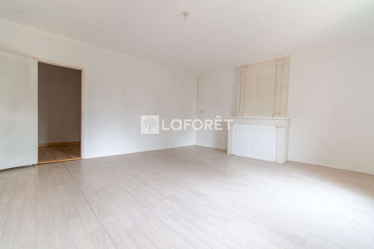 Maison à CHERMIGNAC