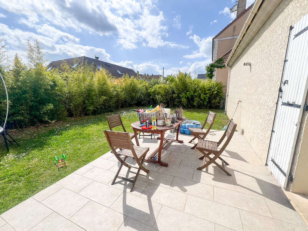 Maison à SARTROUVILLE