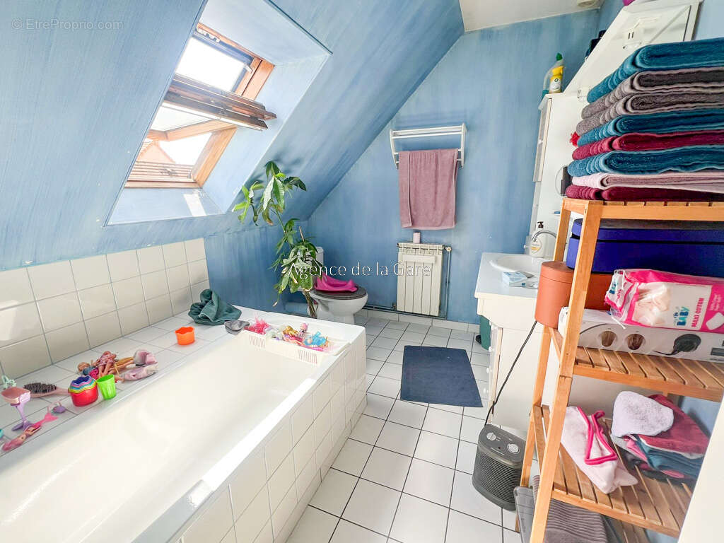 Maison à SARTROUVILLE