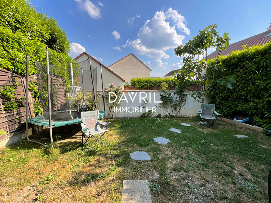 Maison à CHANTELOUP-LES-VIGNES