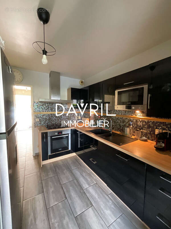 Maison à CHANTELOUP-LES-VIGNES