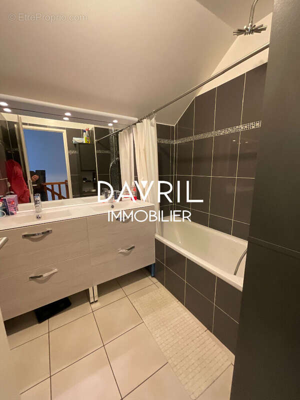 Maison à CHANTELOUP-LES-VIGNES