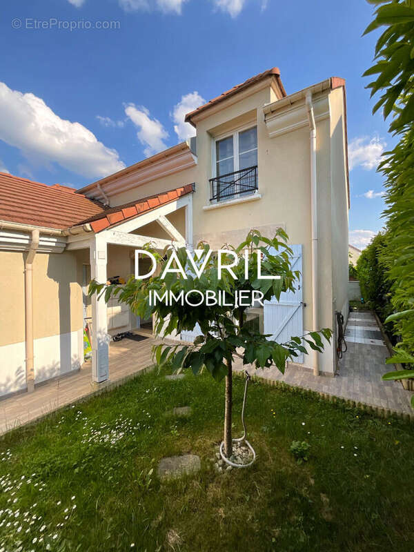 Maison à CHANTELOUP-LES-VIGNES