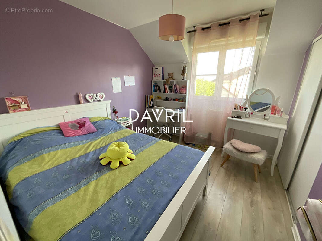 Maison à CHANTELOUP-LES-VIGNES