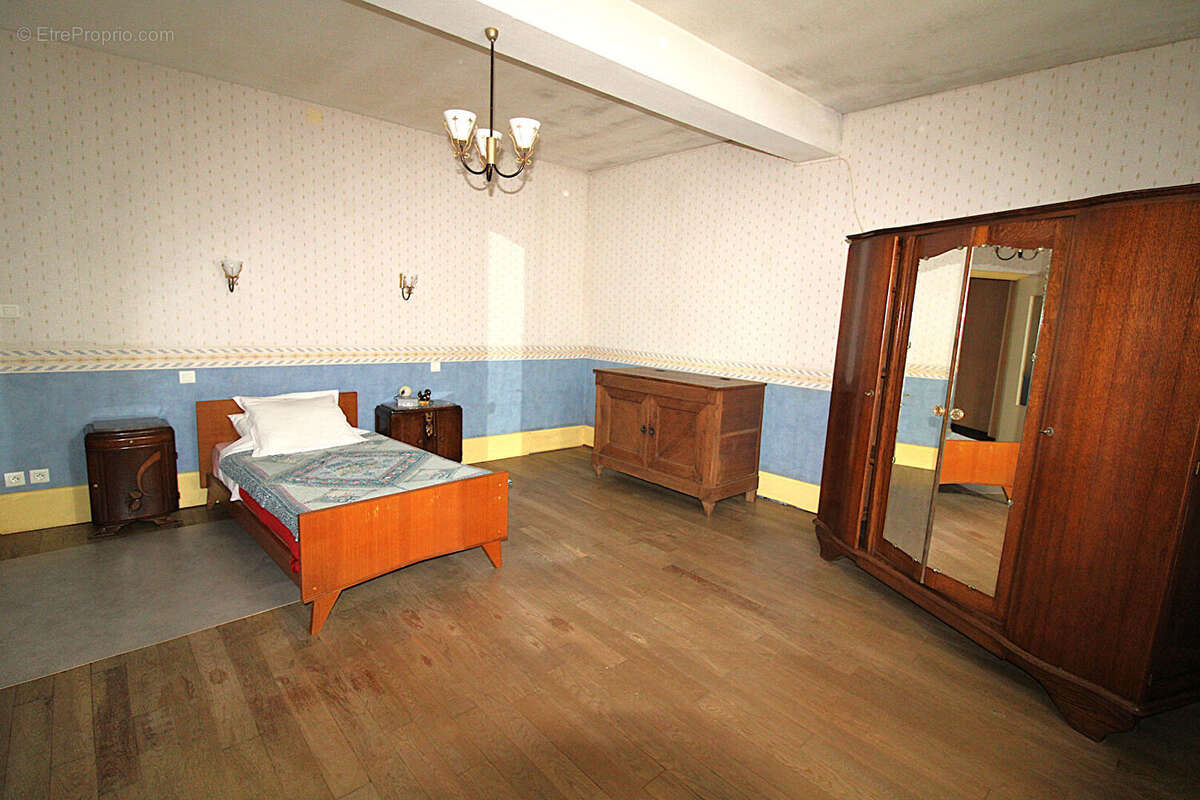 Maison à SOMMEVOIRE