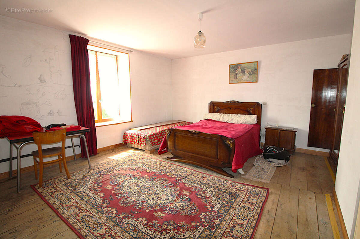 Maison à SOMMEVOIRE