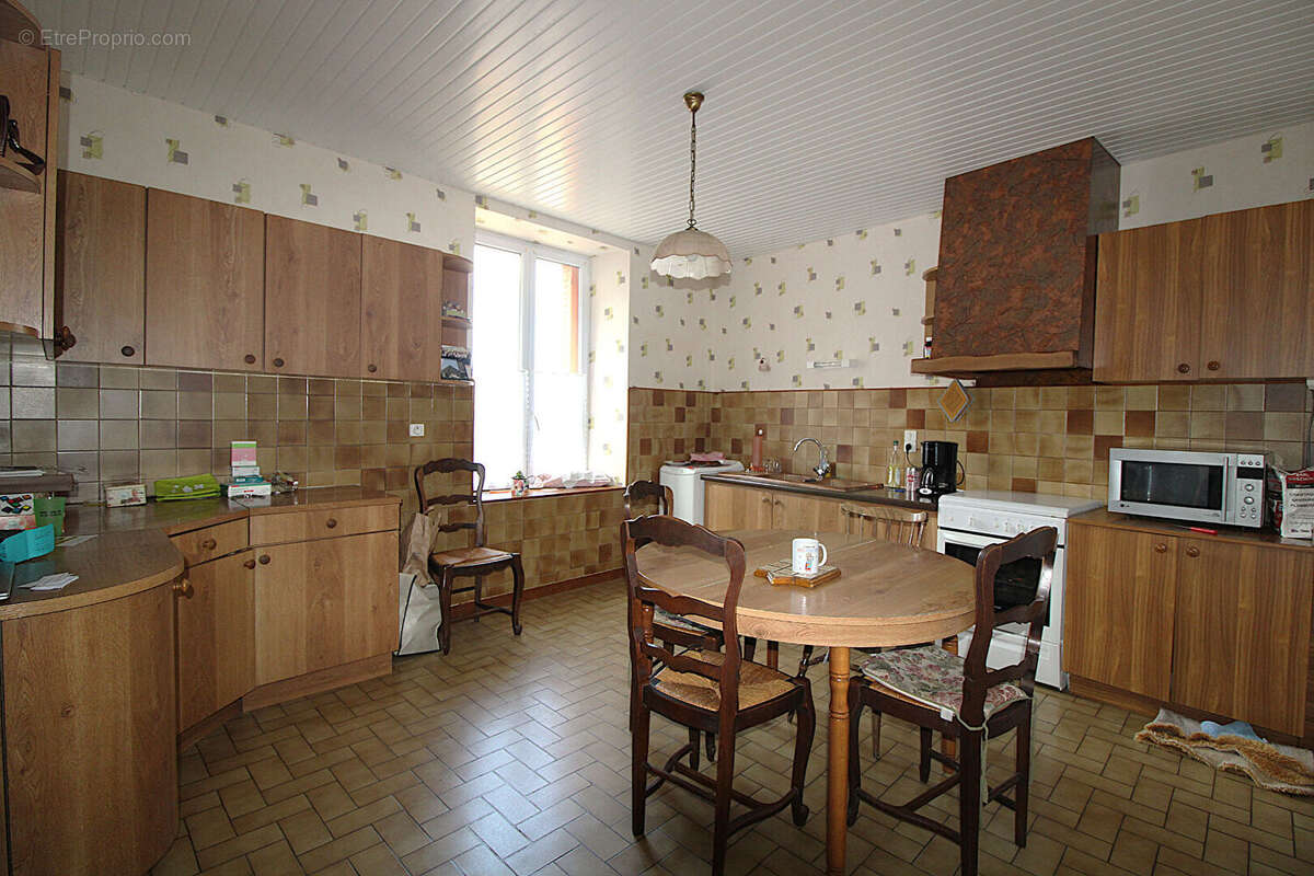 Maison à SOMMEVOIRE