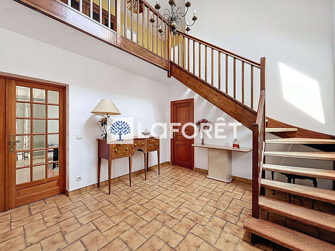 Maison à SAINT-NOM-LA-BRETECHE