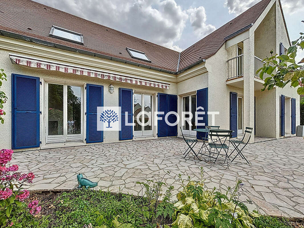 Maison à SAINT-NOM-LA-BRETECHE