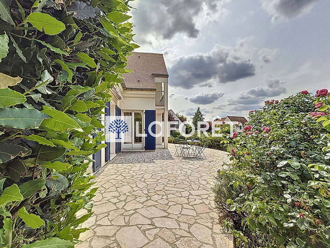 Maison à SAINT-NOM-LA-BRETECHE