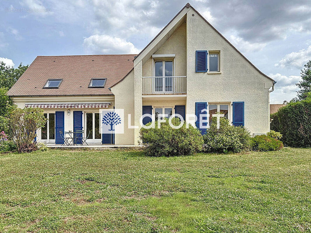 Maison à SAINT-NOM-LA-BRETECHE