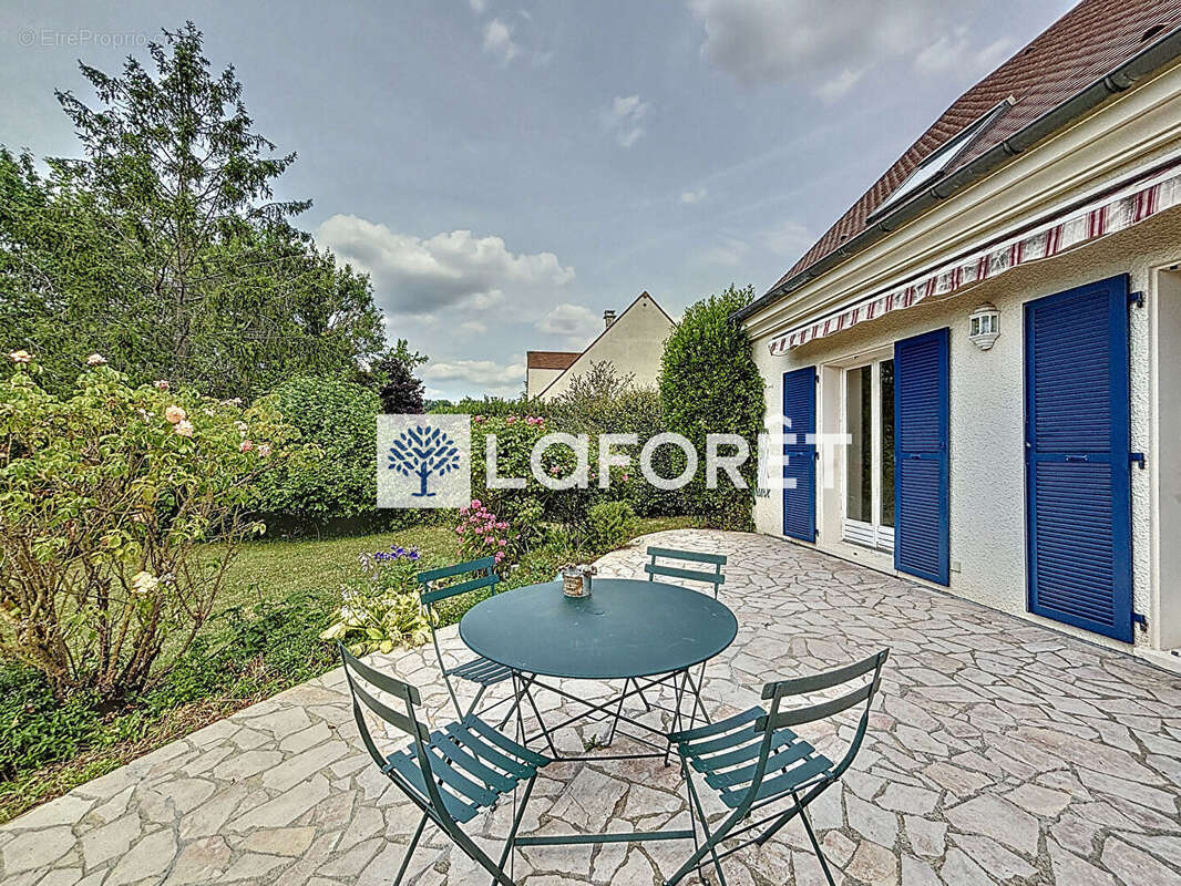 Maison à SAINT-NOM-LA-BRETECHE