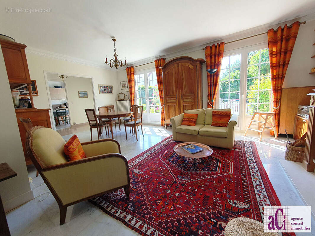 Maison à L&#039;HAY-LES-ROSES