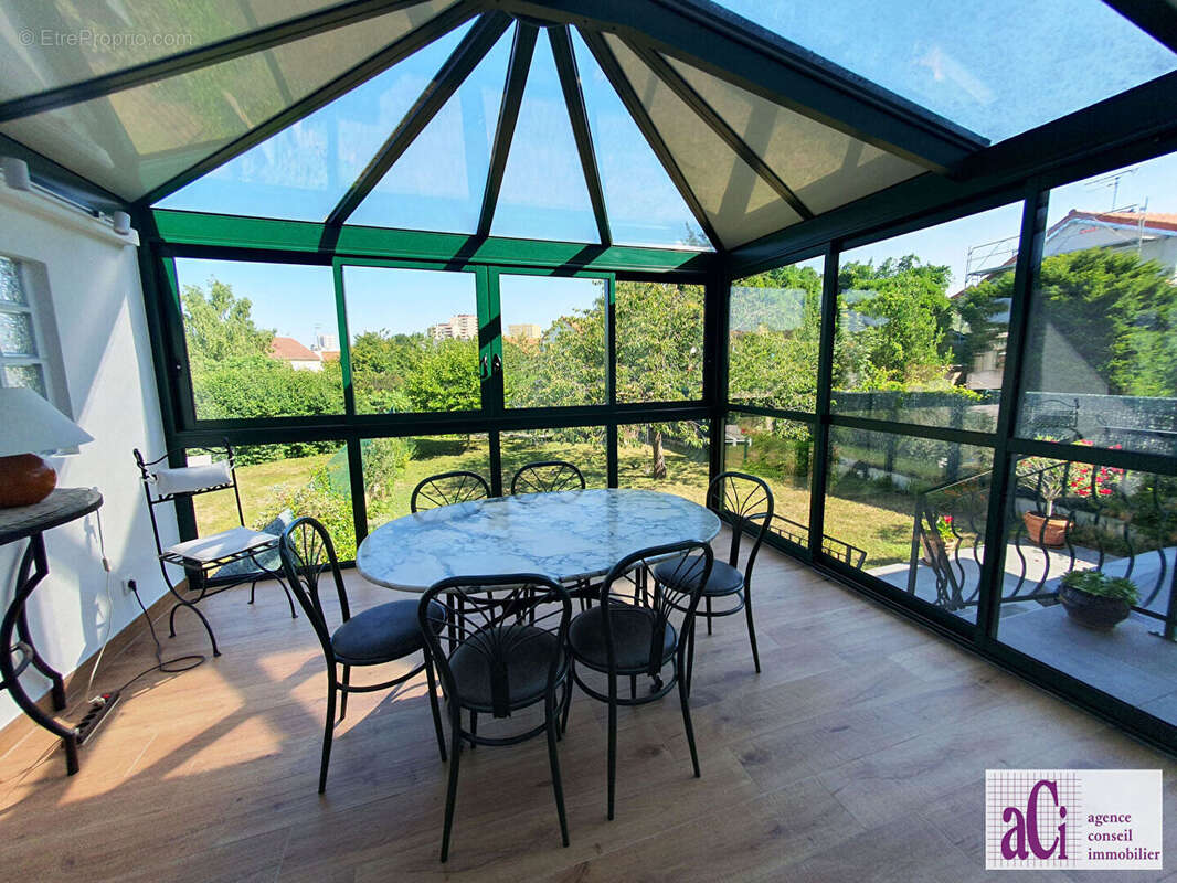 Maison à L&#039;HAY-LES-ROSES