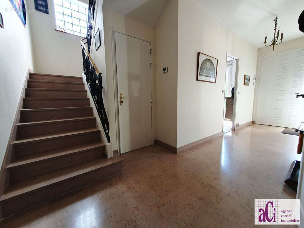 Maison à L&#039;HAY-LES-ROSES