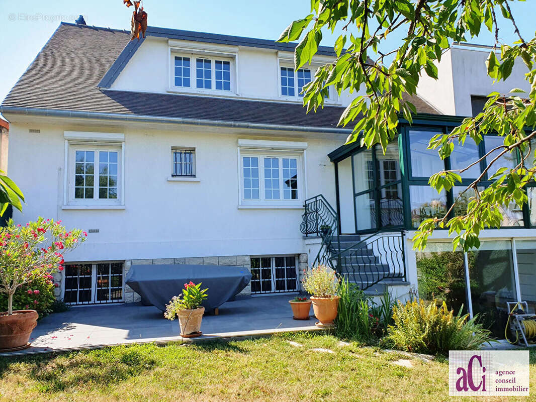 Maison à L&#039;HAY-LES-ROSES