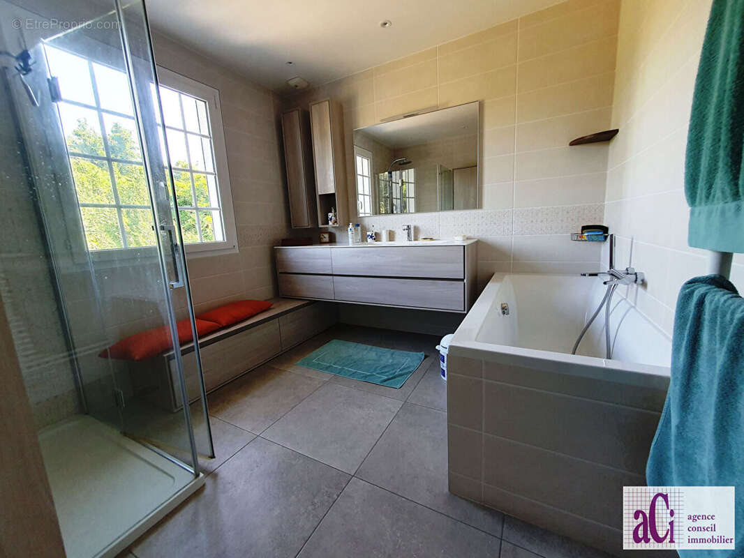 Maison à L&#039;HAY-LES-ROSES