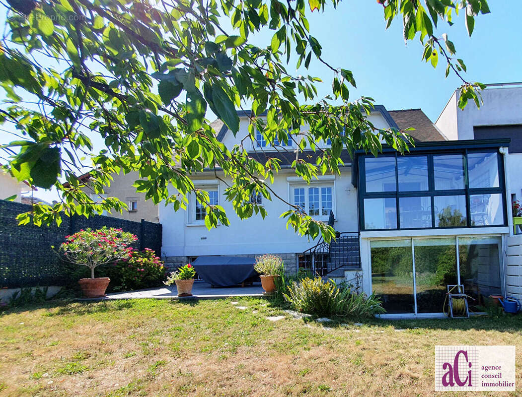 Maison à L&#039;HAY-LES-ROSES