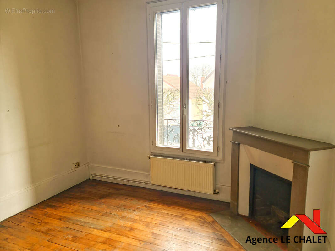 Maison à VILLENEUVE-LE-ROI