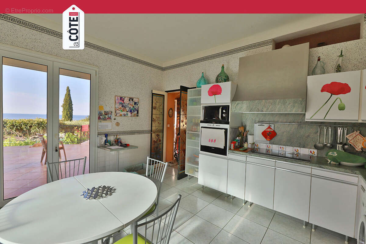 Maison à SAUSSET-LES-PINS