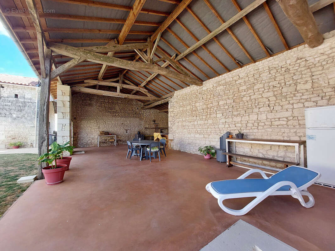 Maison à LA ROCHE-RIGAULT