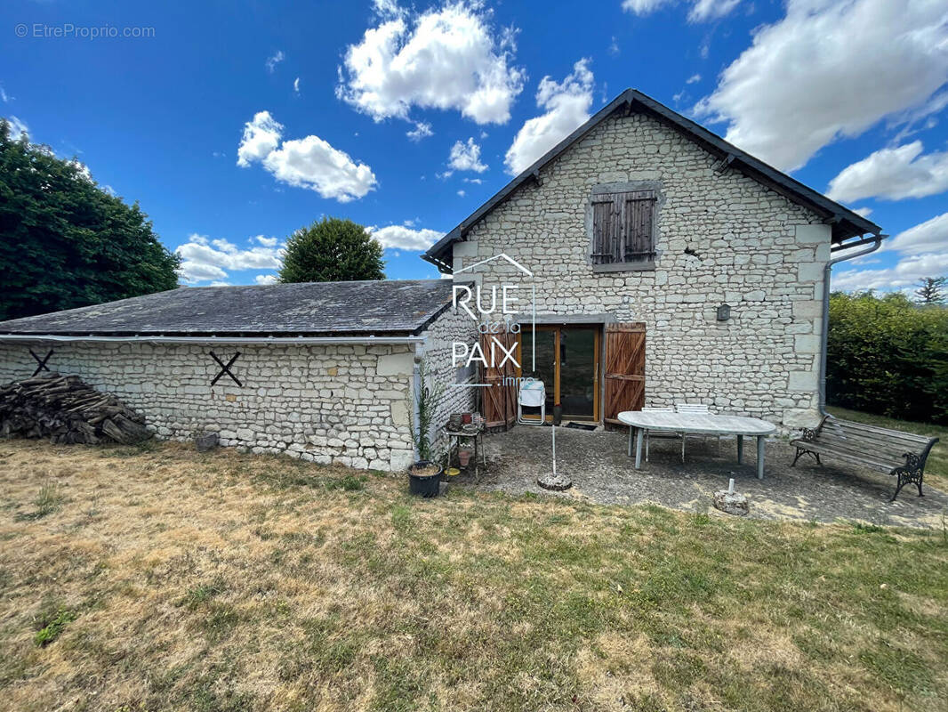 Maison à SAINT-GERVAIS-LES-TROIS-CLOCHERS