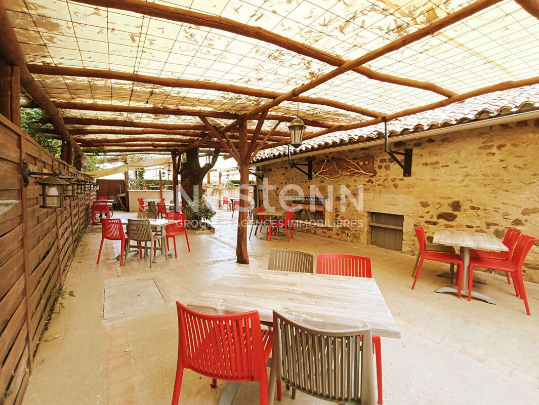 Commerce à SAINT-JEAN-DE-COLE