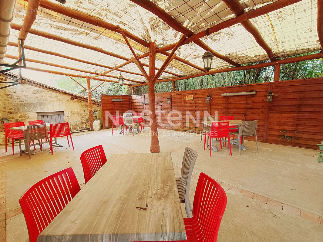 Commerce à SAINT-JEAN-DE-COLE