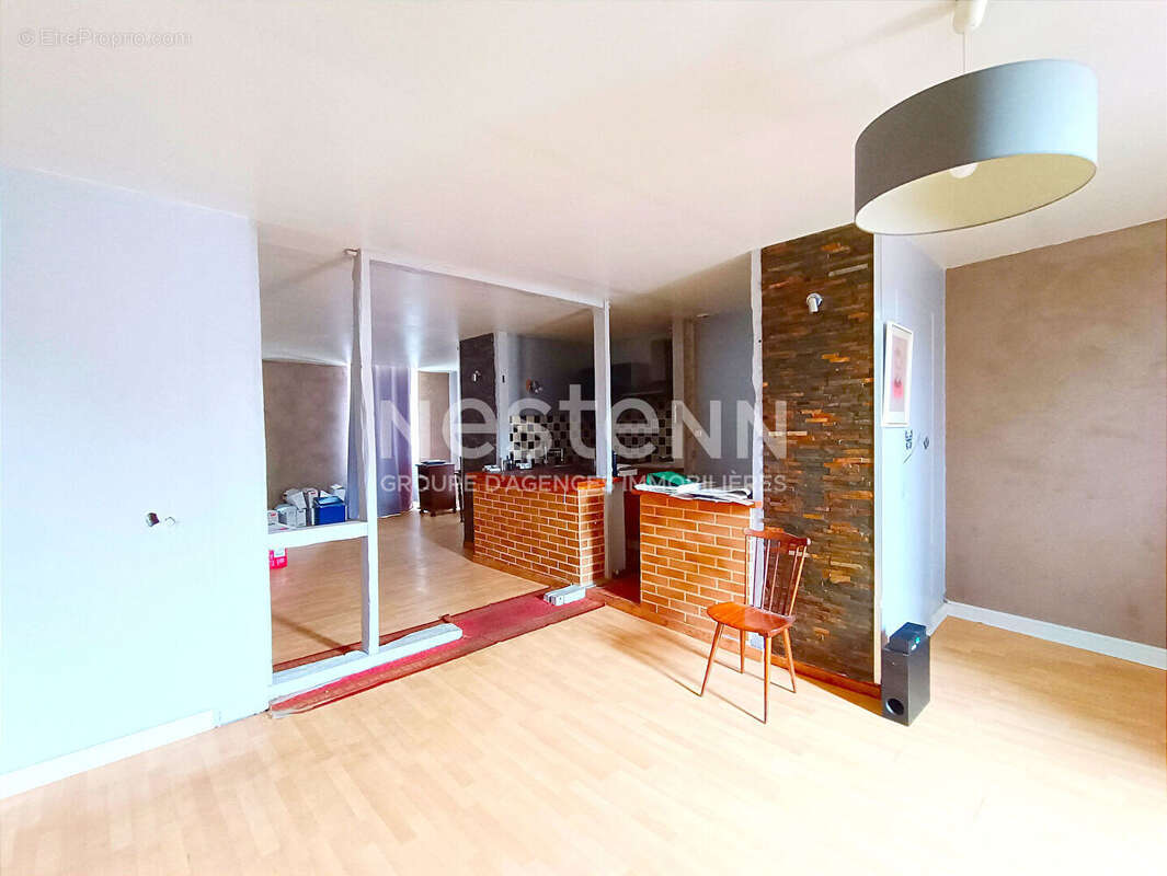 Commerce à SAINT-JEAN-DE-COLE