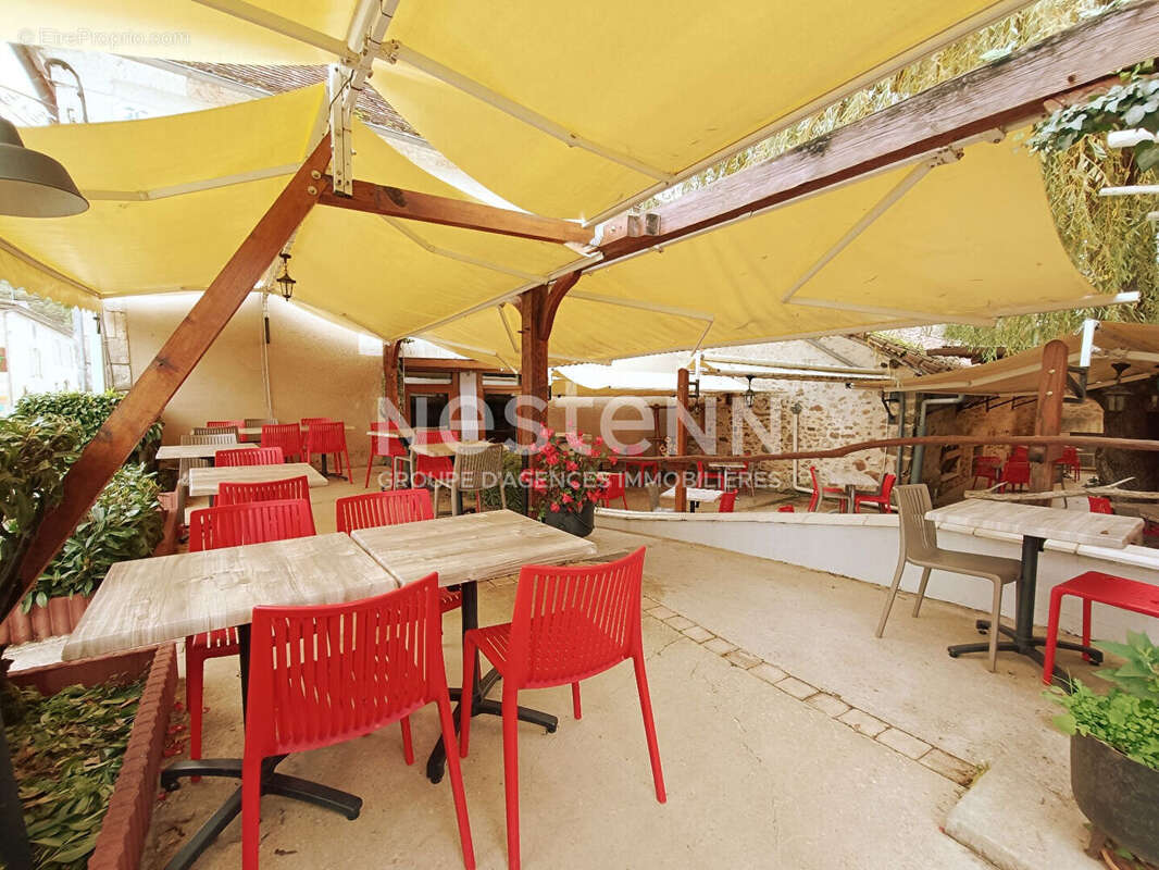 Commerce à SAINT-JEAN-DE-COLE