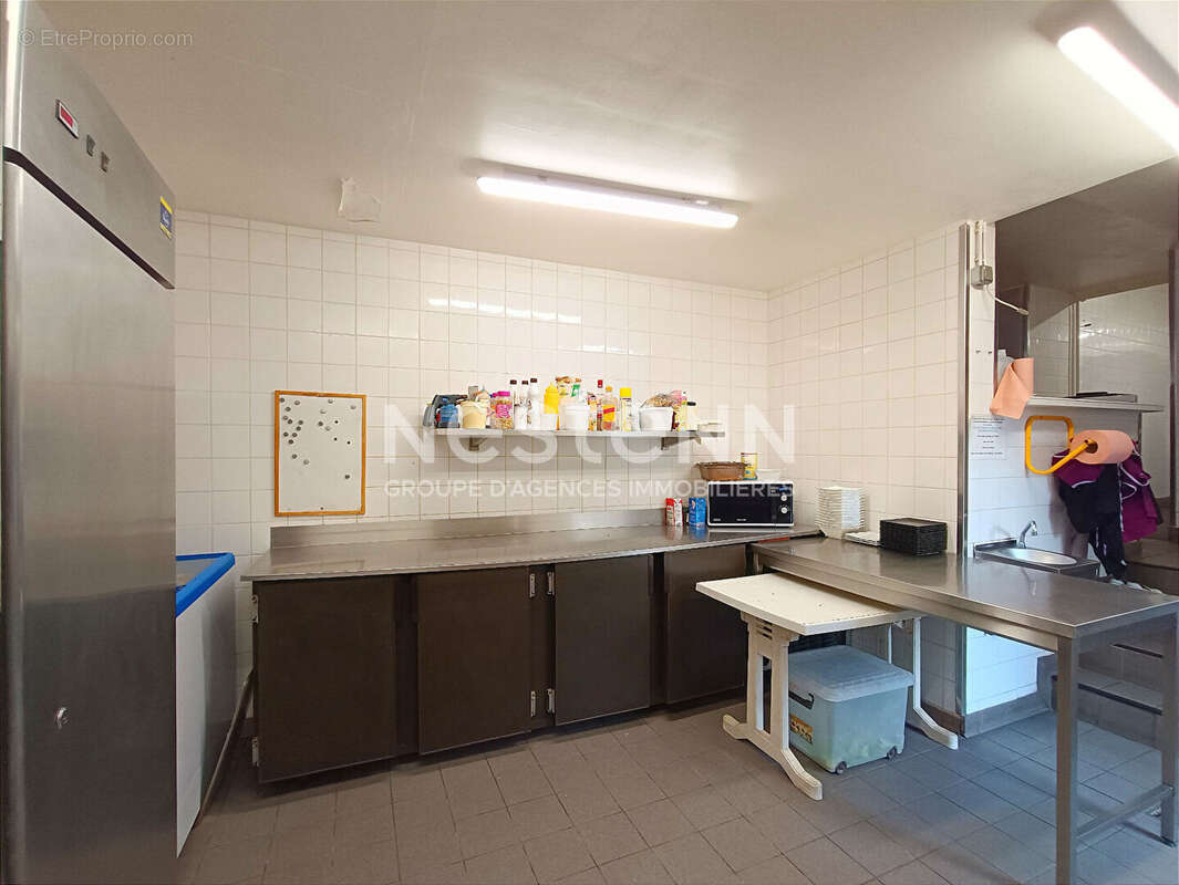 Commerce à SAINT-JEAN-DE-COLE