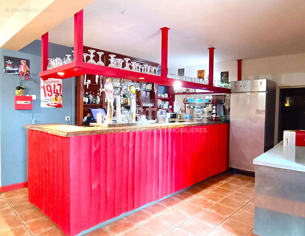 Commerce à SAINT-JEAN-DE-COLE