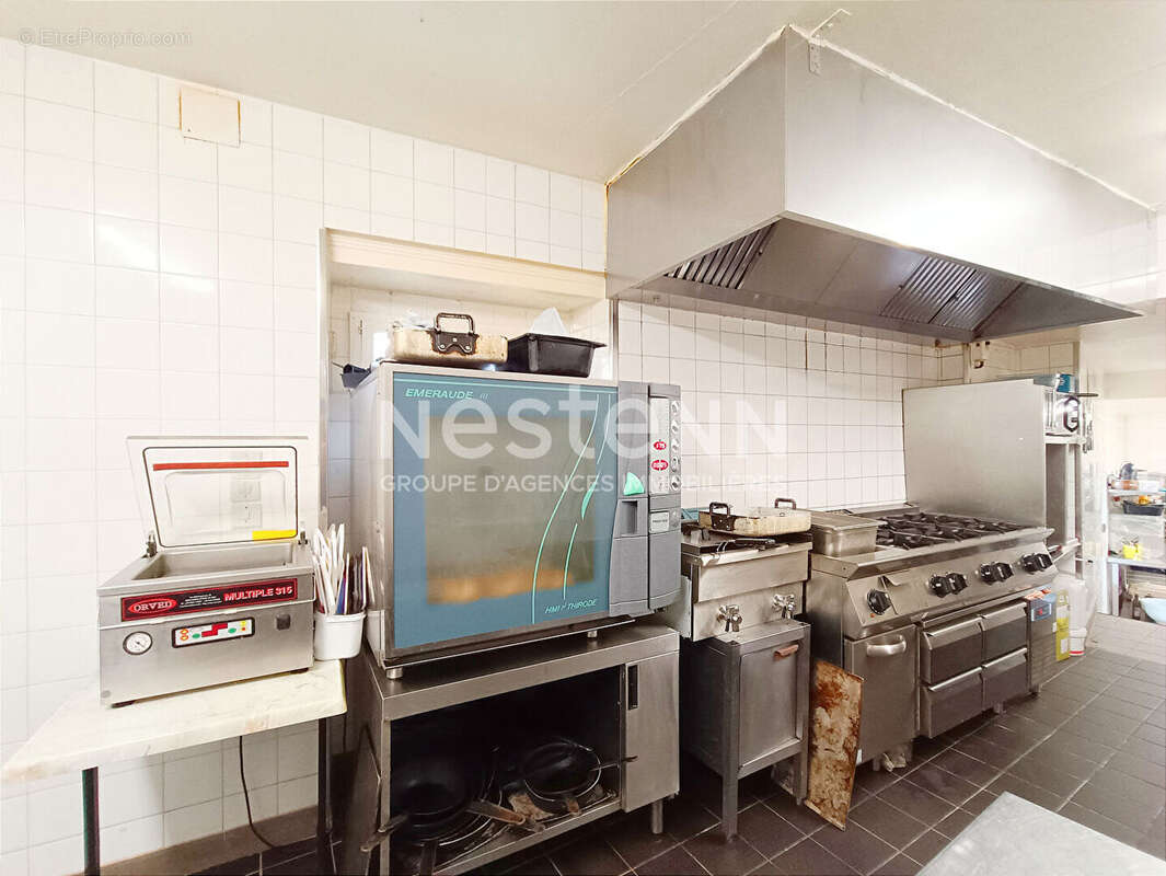 Commerce à SAINT-JEAN-DE-COLE