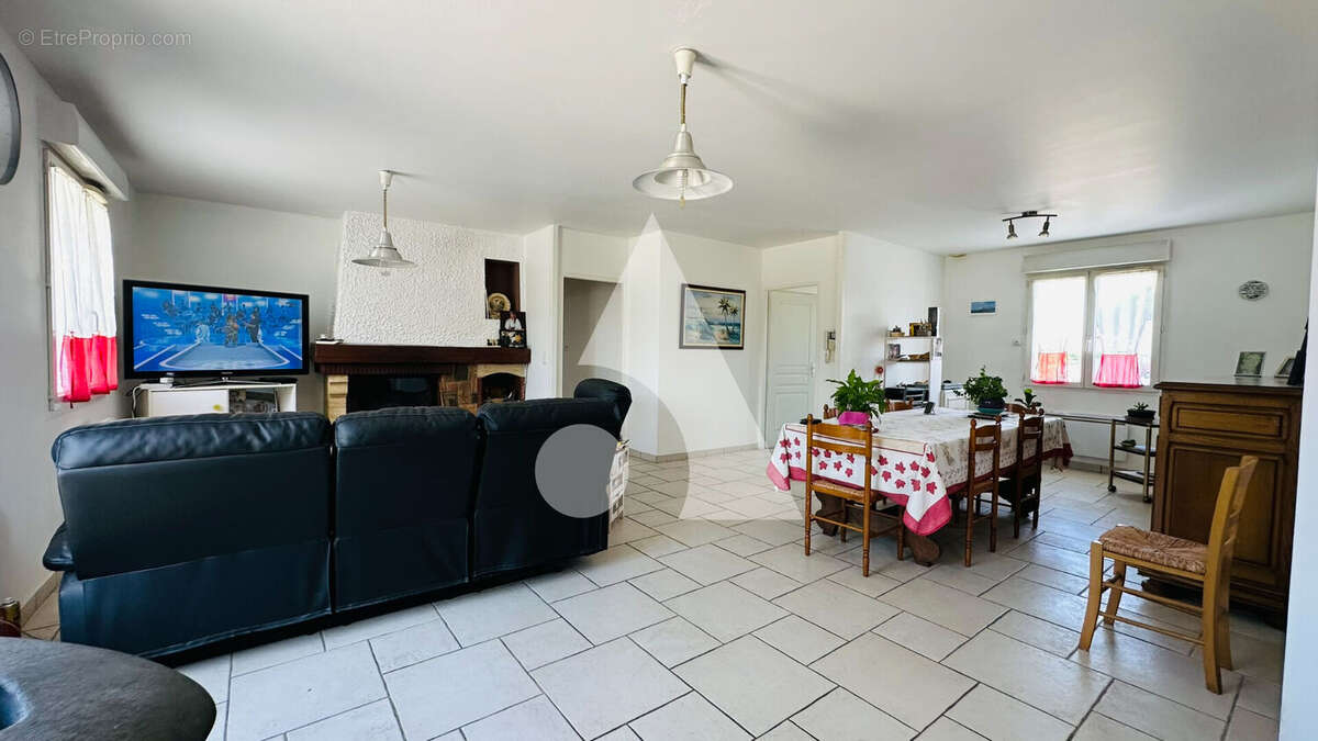 Maison à BOURCEFRANC-LE-CHAPUS