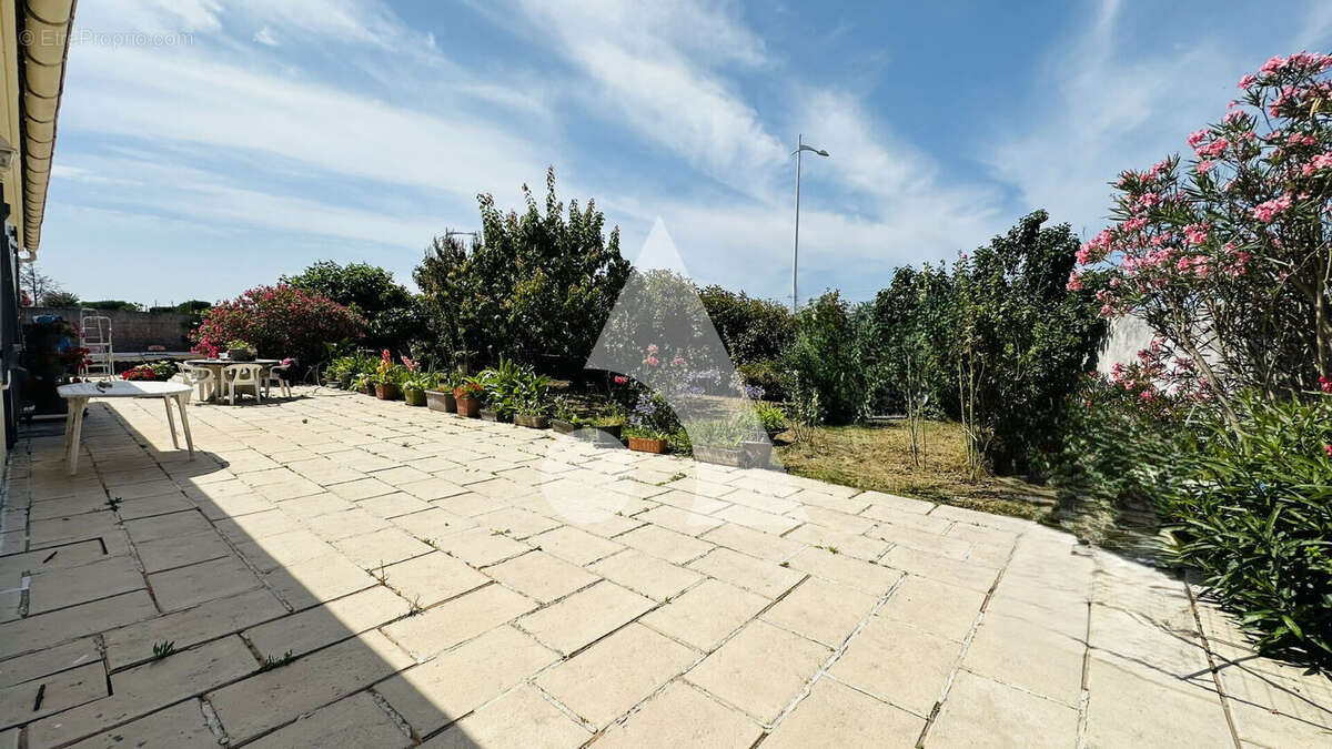 Maison à BOURCEFRANC-LE-CHAPUS