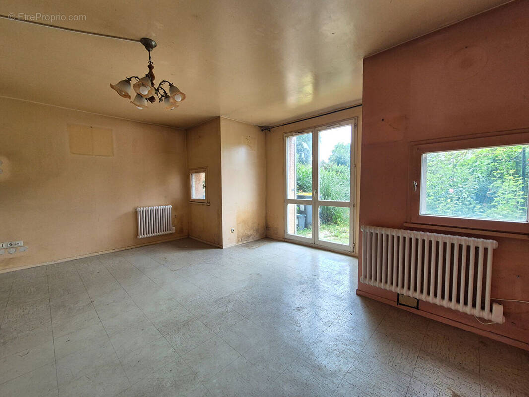 Maison à MONTIGNY-LE-BRETONNEUX