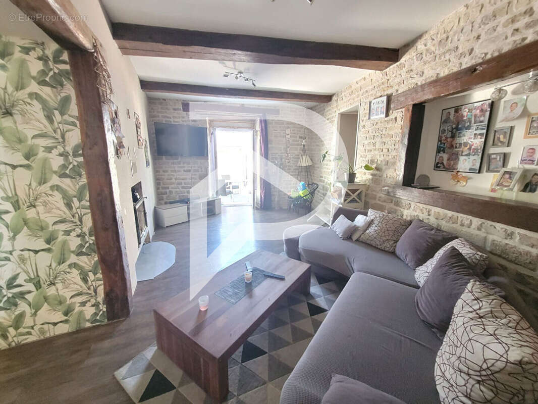 Maison à AUTREVILLE-SUR-LA-RENNE