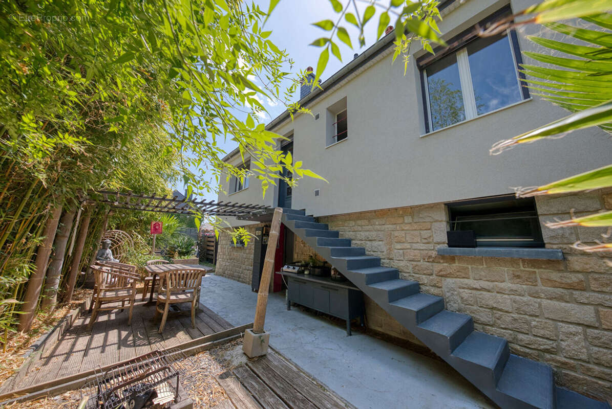 Maison à SAINT-JACQUES-DE-LA-LANDE