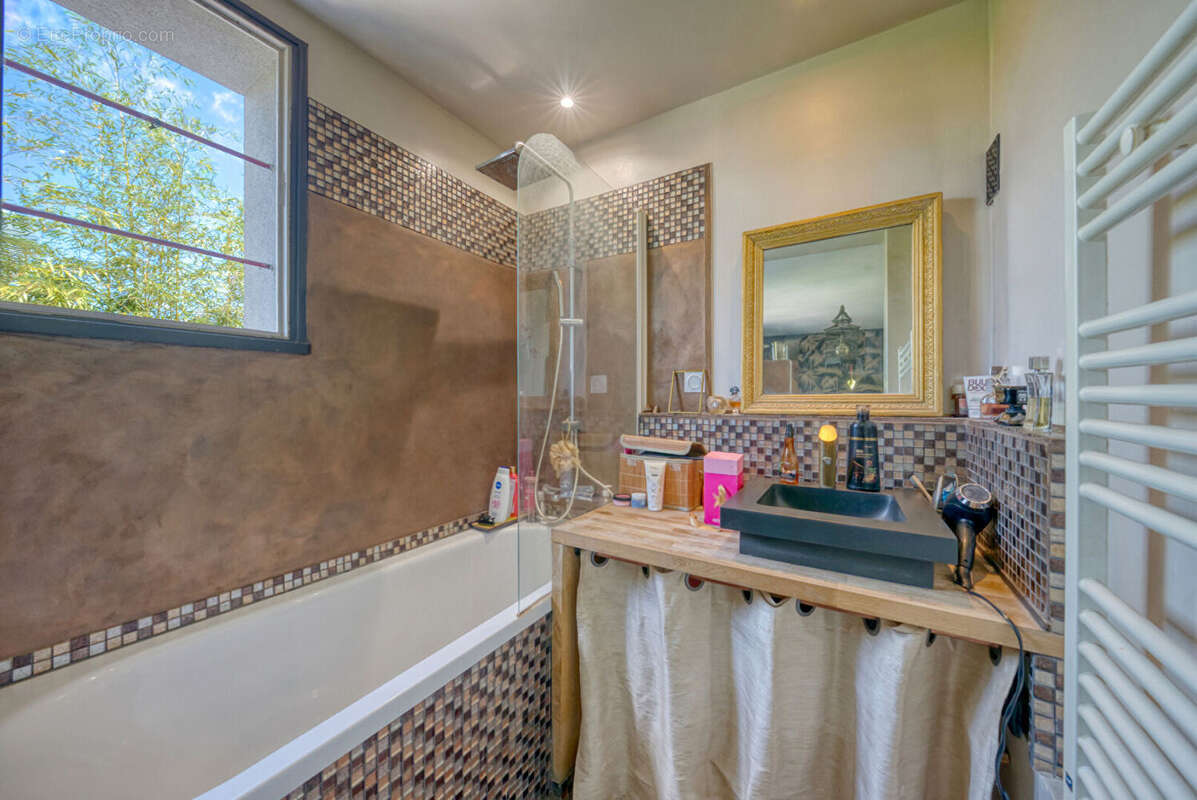 Maison à SAINT-JACQUES-DE-LA-LANDE