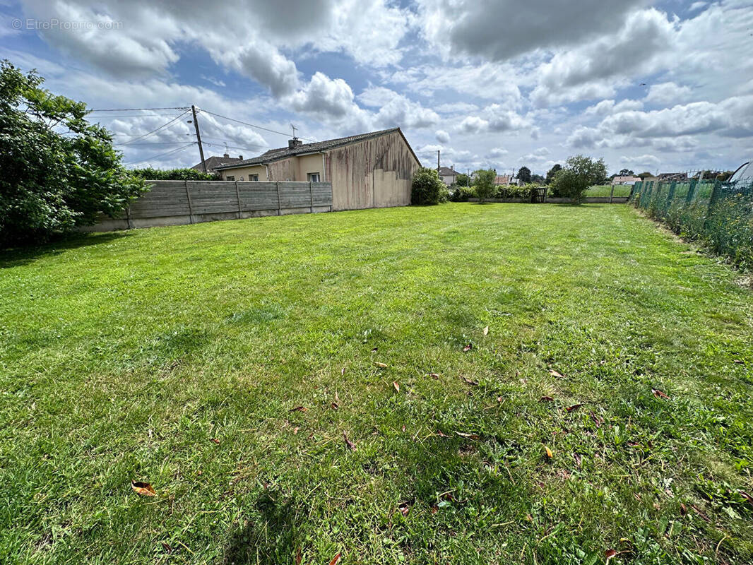 Terrain à SOMMERVIEU