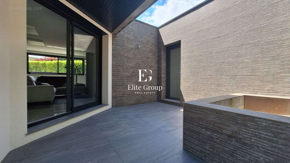 Maison à BARBEZIEUX-SAINT-HILAIRE