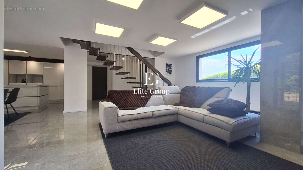 Maison à BARBEZIEUX-SAINT-HILAIRE