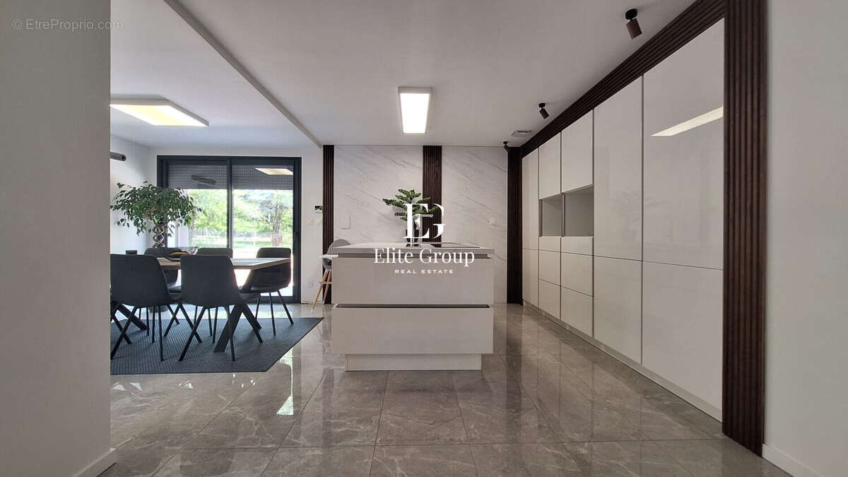 Maison à BARBEZIEUX-SAINT-HILAIRE