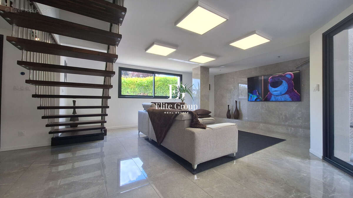 Maison à BARBEZIEUX-SAINT-HILAIRE