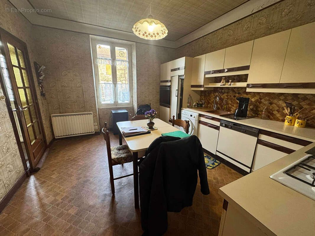 Maison à BESSINES-SUR-GARTEMPE