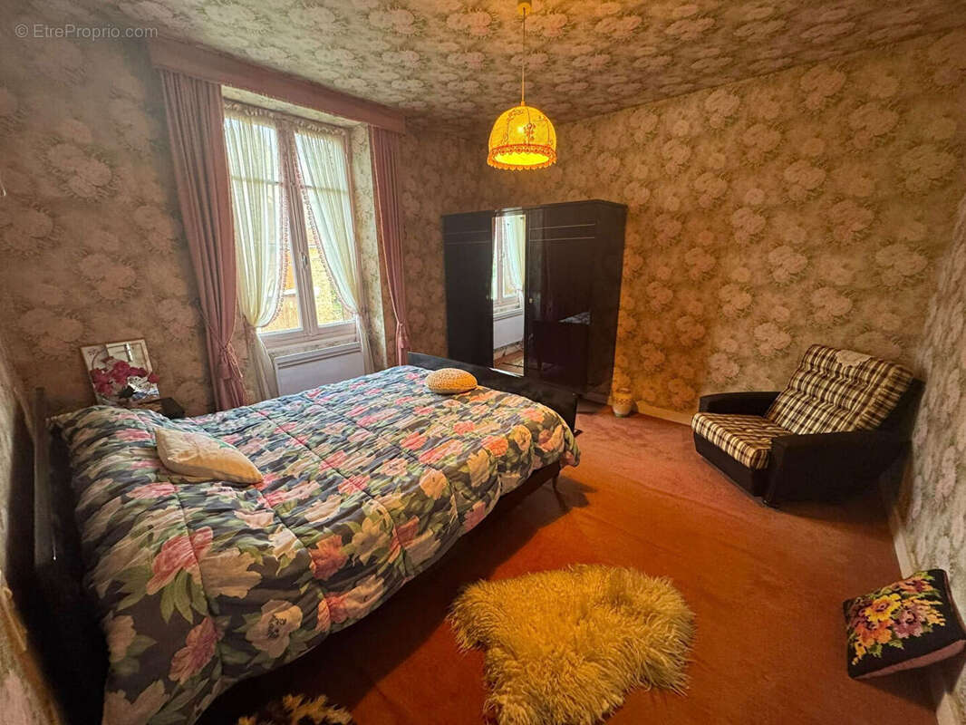 Maison à BESSINES-SUR-GARTEMPE